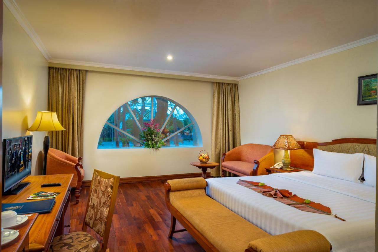 Dragon Royal Angkor Hotel Siem Reap Exterior photo