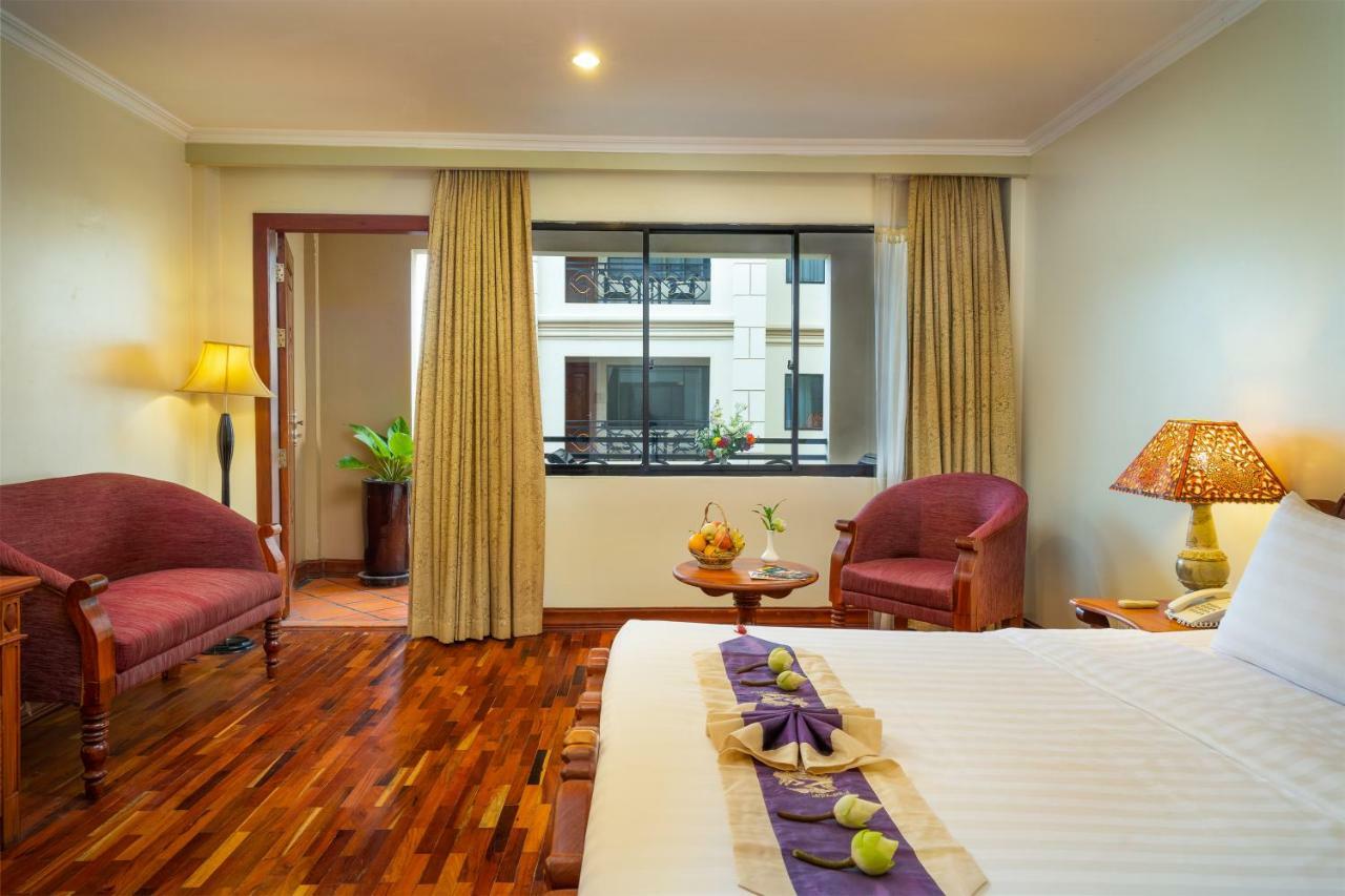 Dragon Royal Angkor Hotel Siem Reap Exterior photo